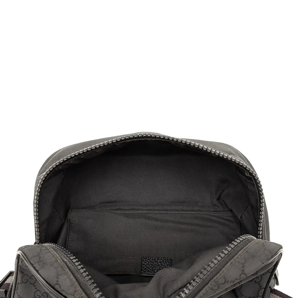 Gucci GG Nylon Web Belt Bag Black Very good - Model View