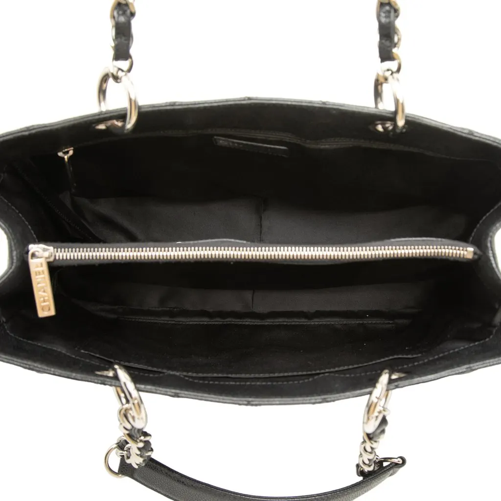 Chanel Caviar Grand Shopping Tote Black Leather Very good - Model View