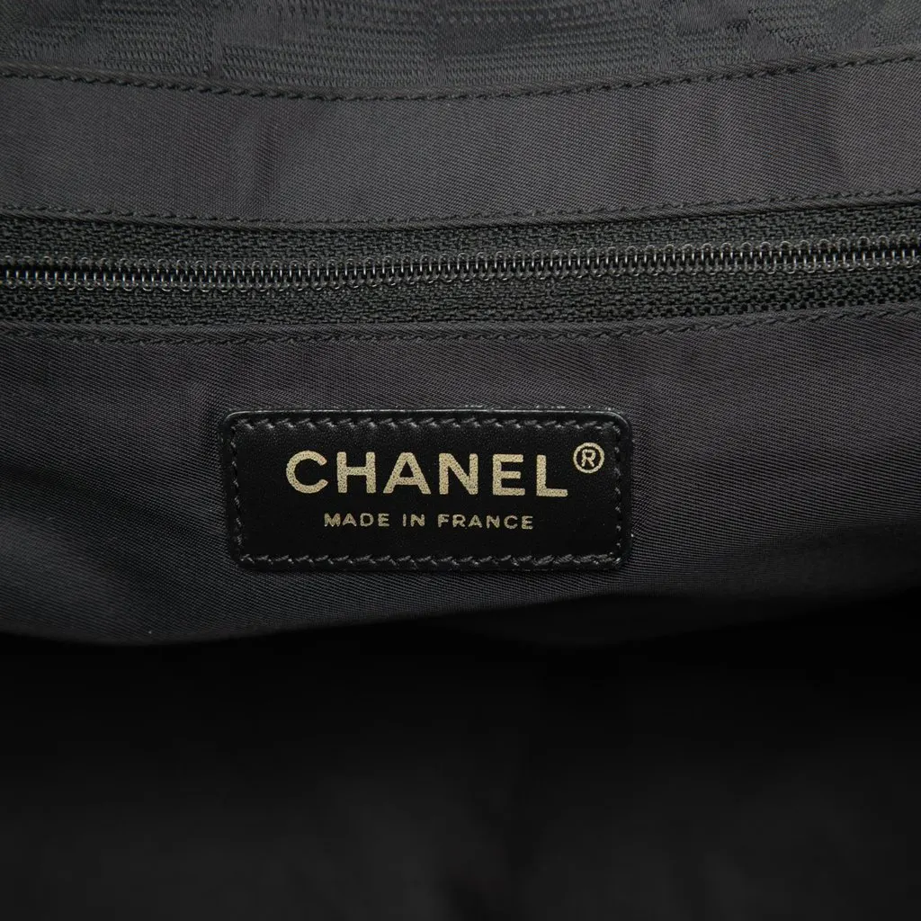 Chanel New Travel Line Nylon Tote Black Very good - Box View