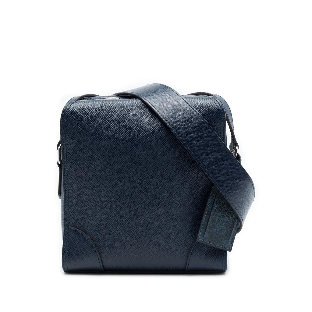 Louis Vuitton Taiga Nikolai Messenger Blue Leather Very good - Front View