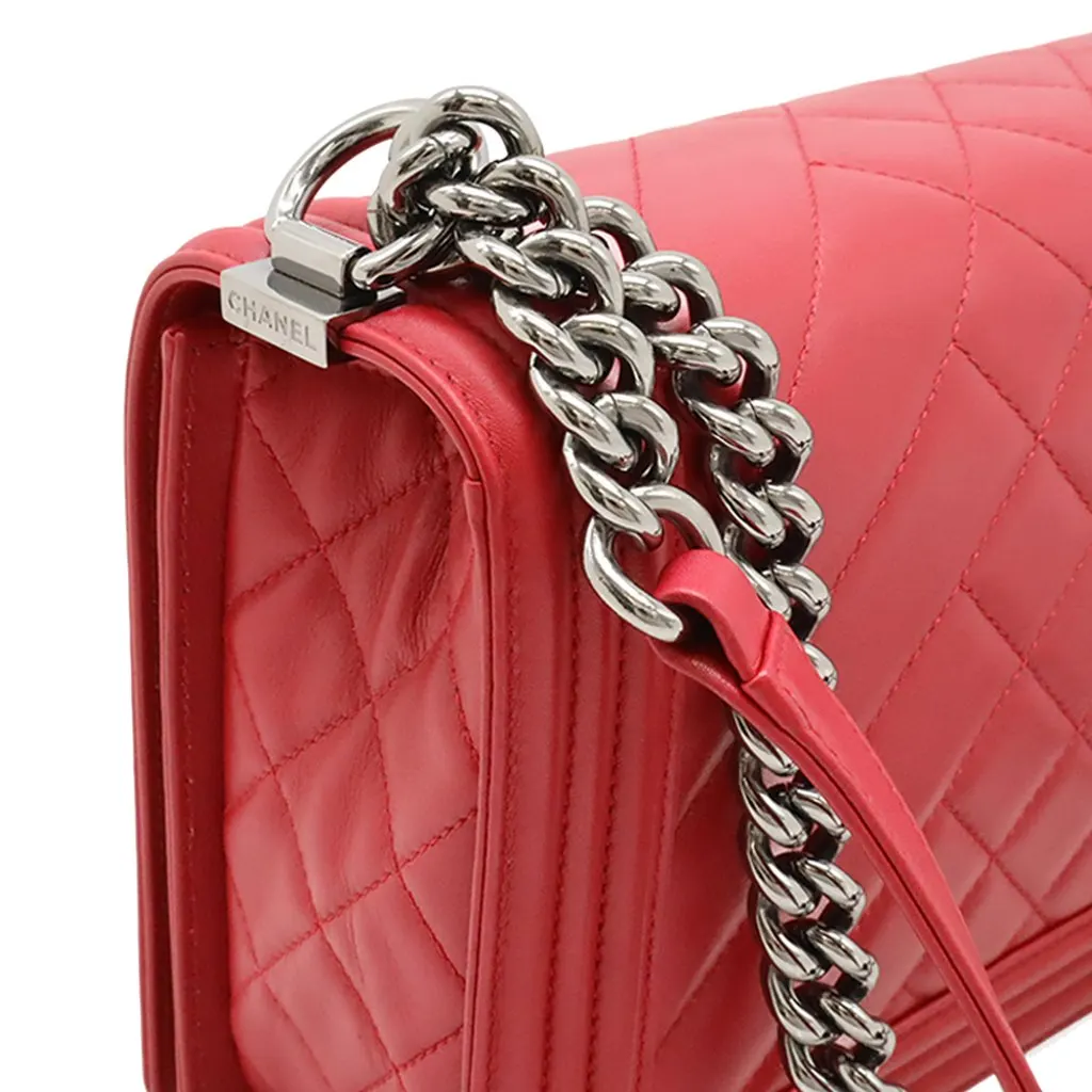Chanel Medium Chevron and Diamond Quilted Lambskin Boy Flap Red Leather Very good - Box View