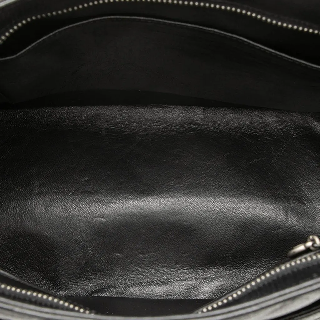 Chanel Caviar Medallion Tote Black Leather Very good - Model View