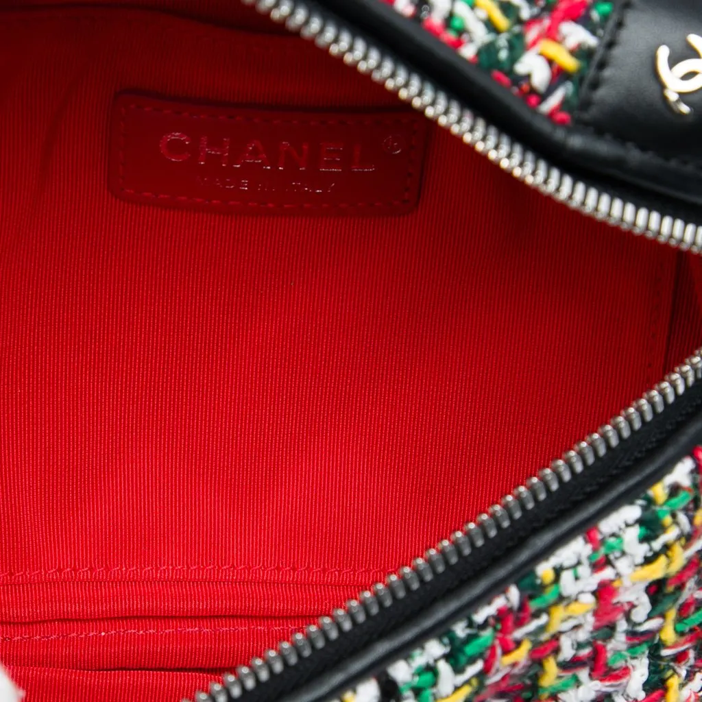 Chanel Tweed Street Allure Belt Bag Black Tweed Very good - Model View