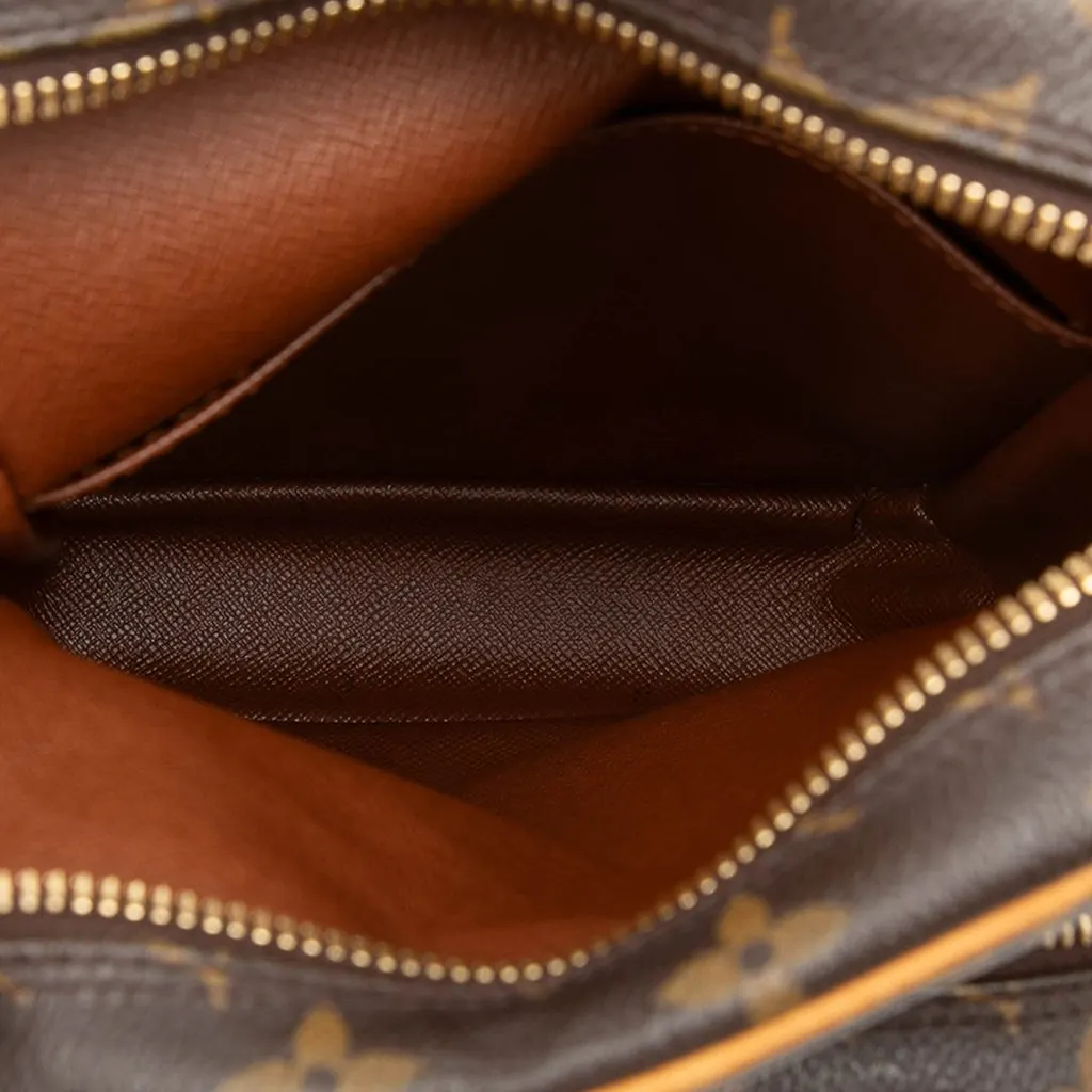 Louis Vuitton Monogram Amazone Brown Very good - Model View