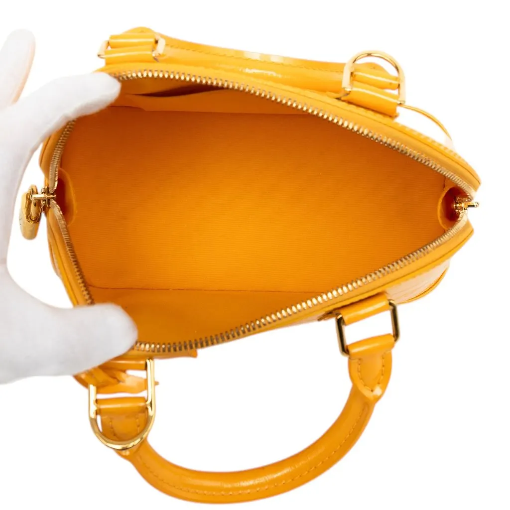 Louis Vuitton Monogram Vernis Alma BB Yellow Leather Very good - Model View