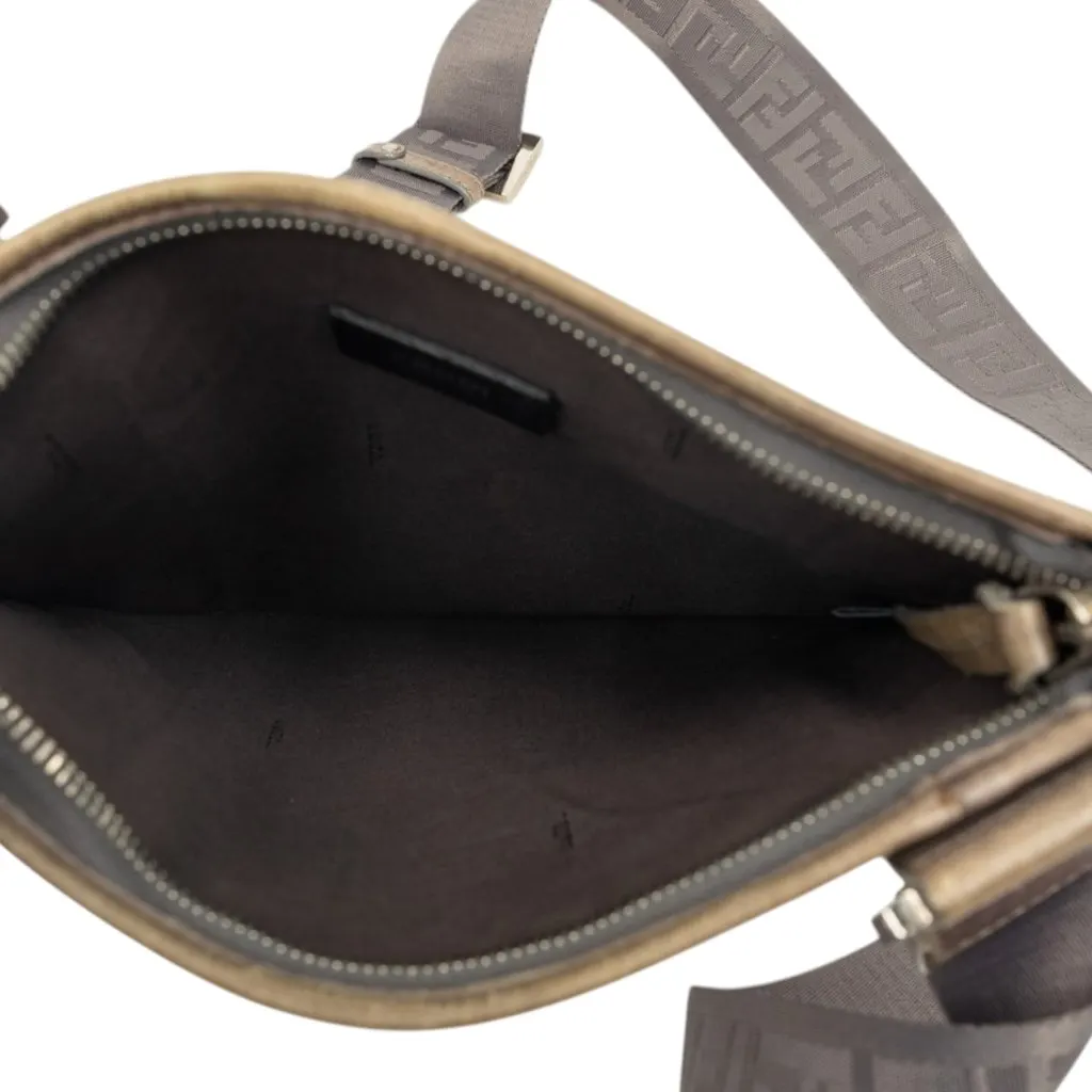 Fendi Zucca Spalmati Flat Messenger Bag Black Very good - Model View