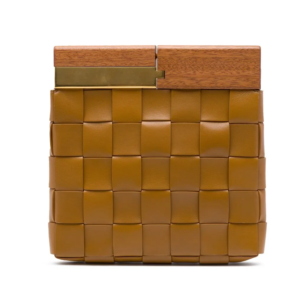 Bottega Veneta Lambskin Maxi Intrecciato The Snap Clutch Brown Leather Very good - Front View