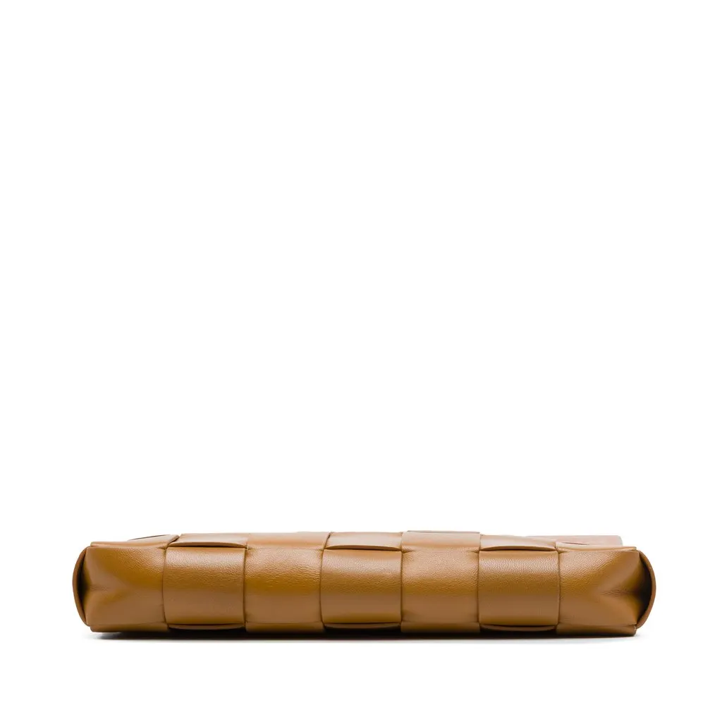 Bottega Veneta Lambskin Maxi Intrecciato The Snap Clutch Brown Leather Very good - Inside View