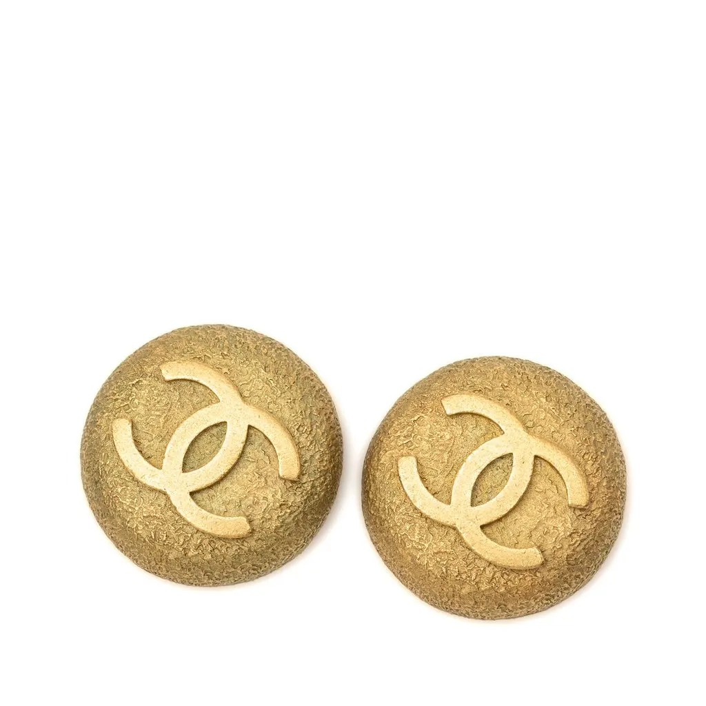 Chanel CC Gold Plated Round Clip On Earrings Gold Metal Very good - Front View