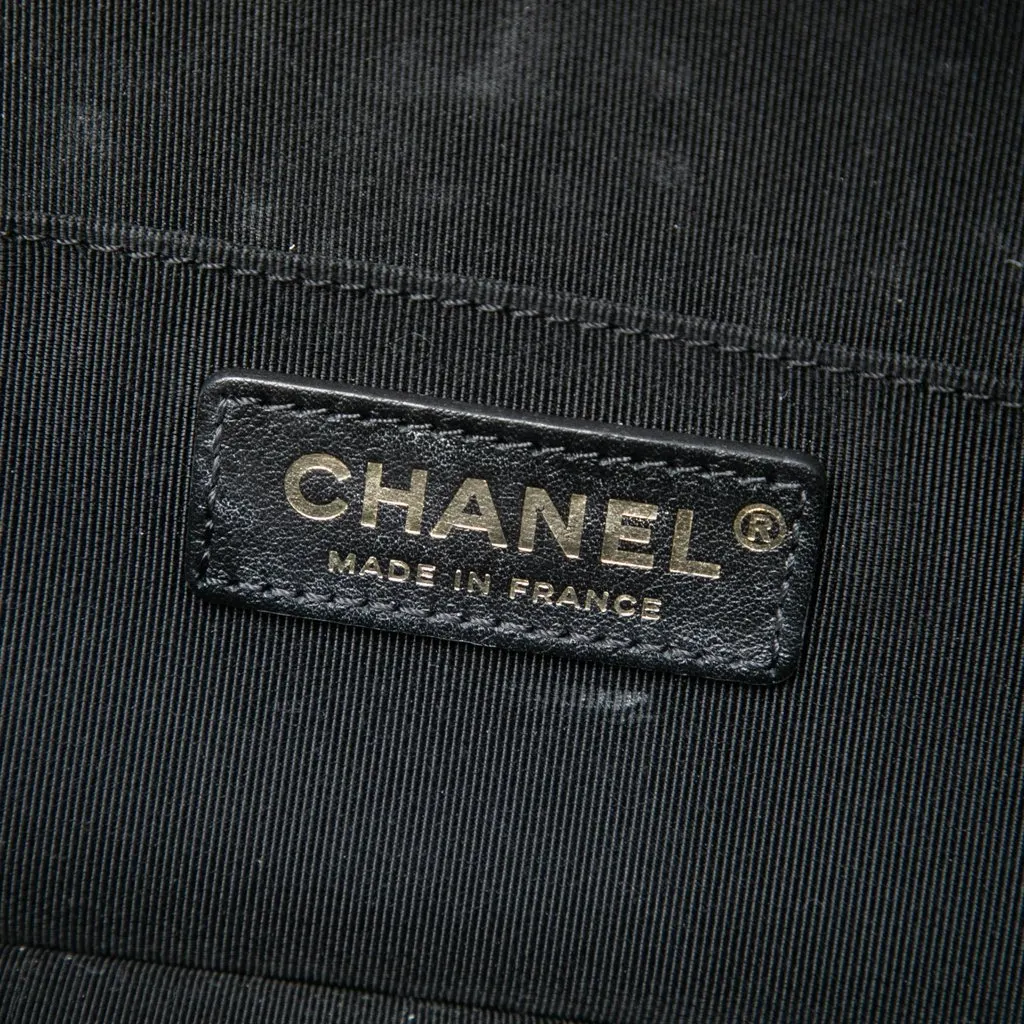Chanel Small CC Quilted Crumpled Calfskin Vanity Case Black Leather Very good - Box View