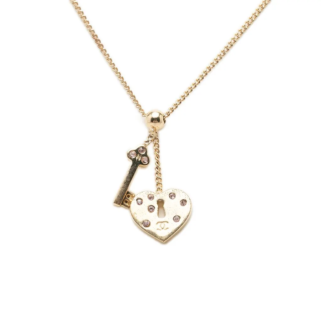 Chanel CC Gold Plated Strass Heart Lock And Key Pendant Necklace Gold Metal Very good - Front View