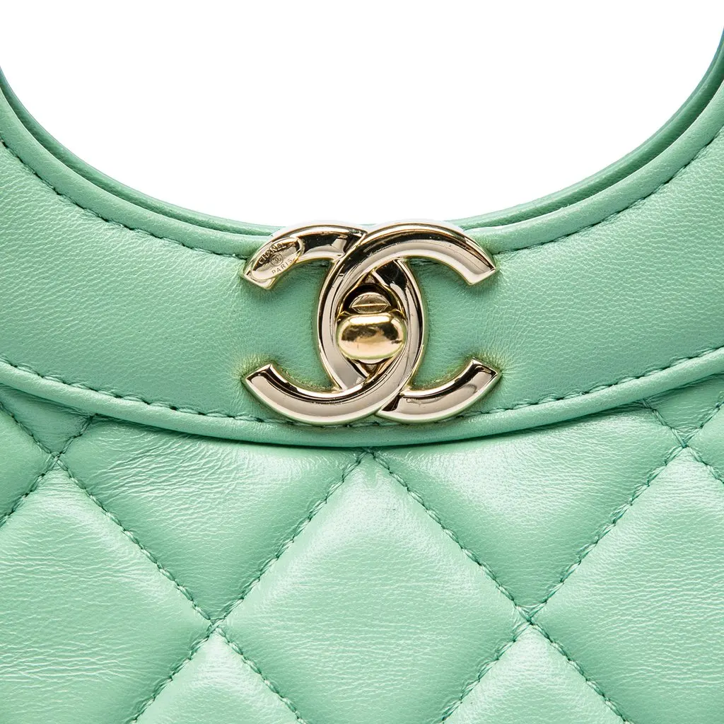 Chanel Small Quilted Shiny Lambskin 31 Shopping Bag Green Leather Very good - Box View