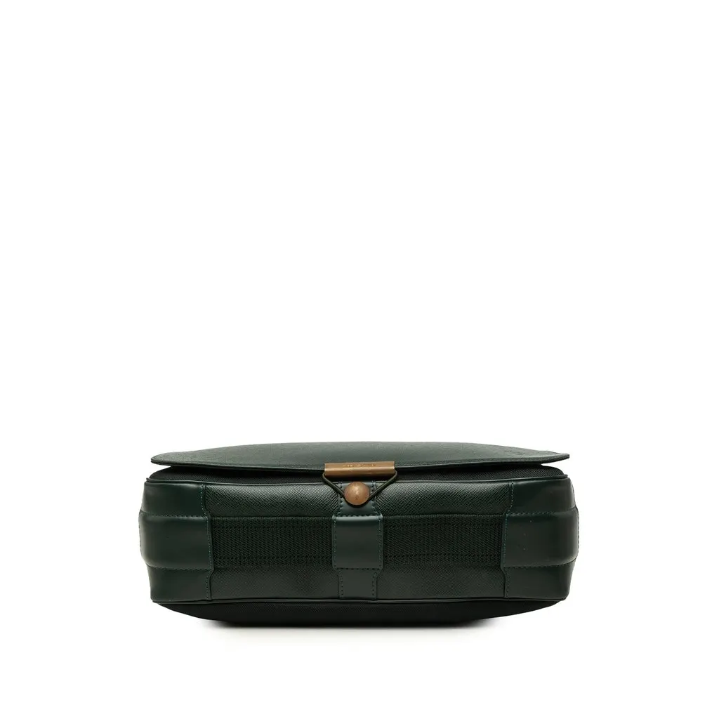 Louis Vuitton Taiga Viktor Green Leather Very good - Inside View