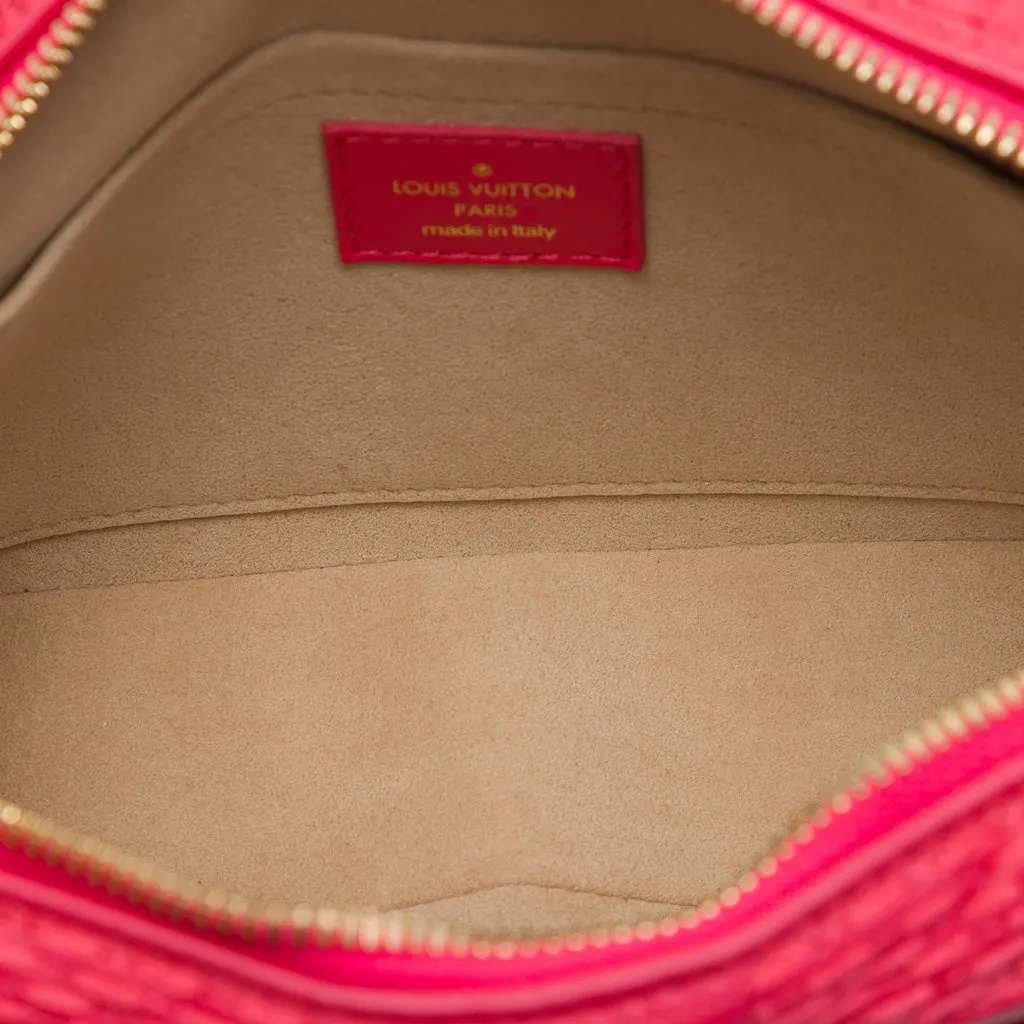 Louis Vuitton Damier Quilt Lambskin Troca PM Pink Leather Very good - Model View