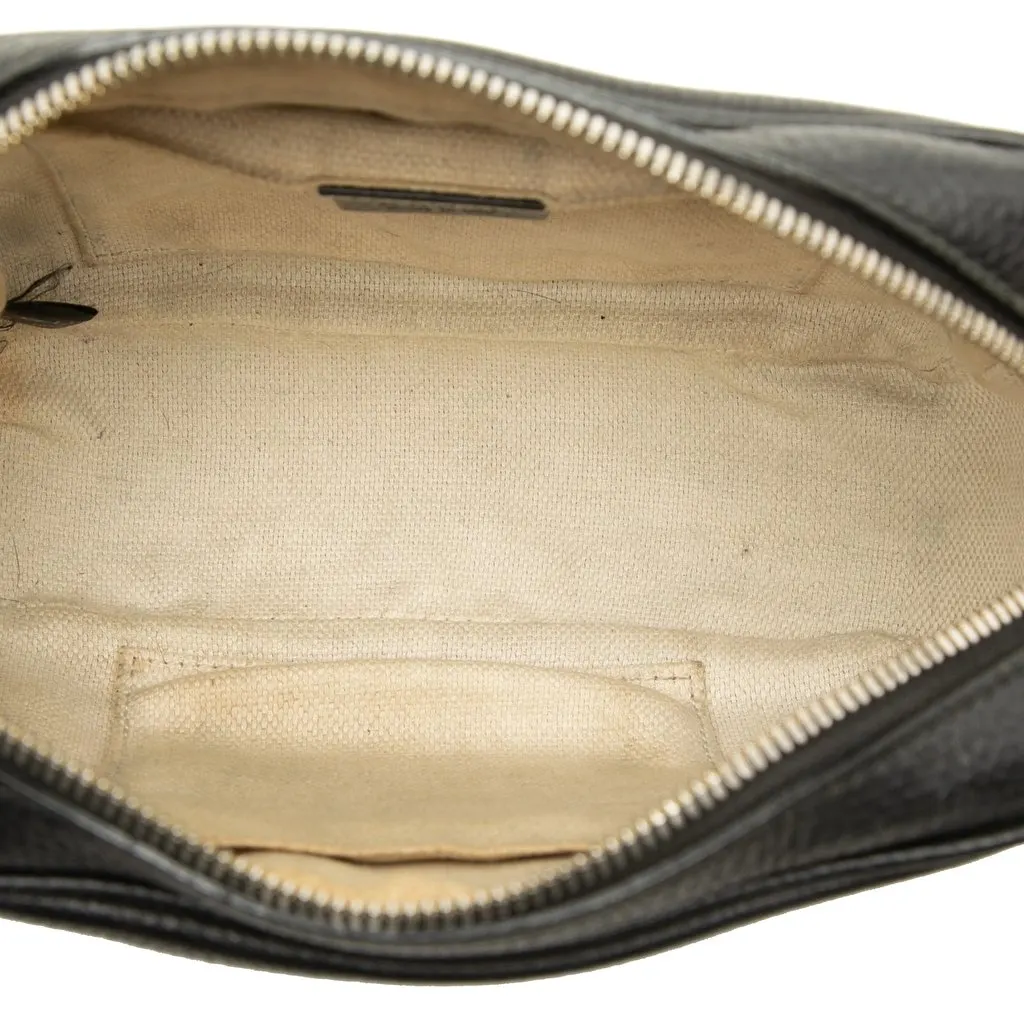Gucci Calfskin Soho Disco Crossbody Black Leather Good - Model View