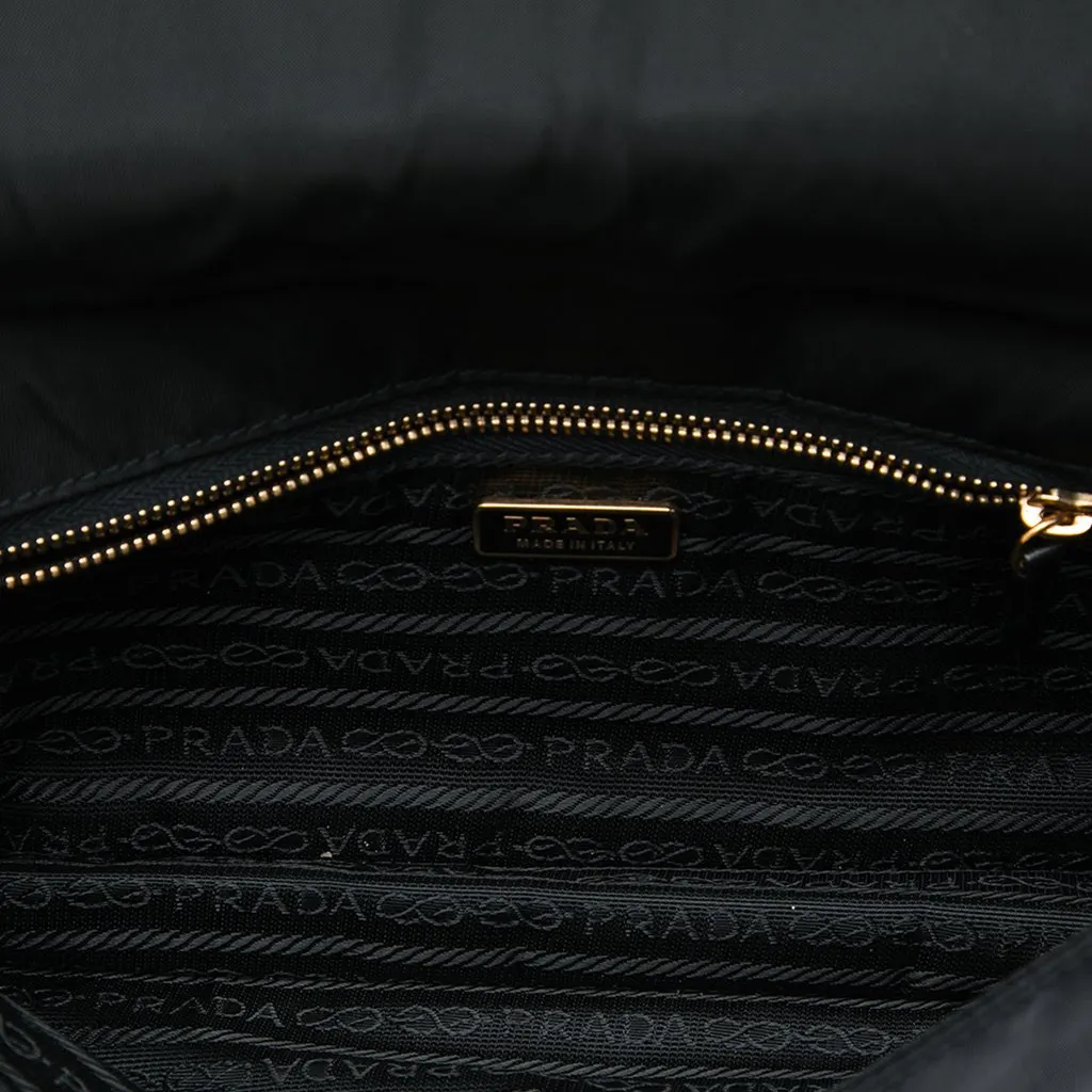 Prada Tessuto Messenger Bag Black Polyamide Very good - Model View
