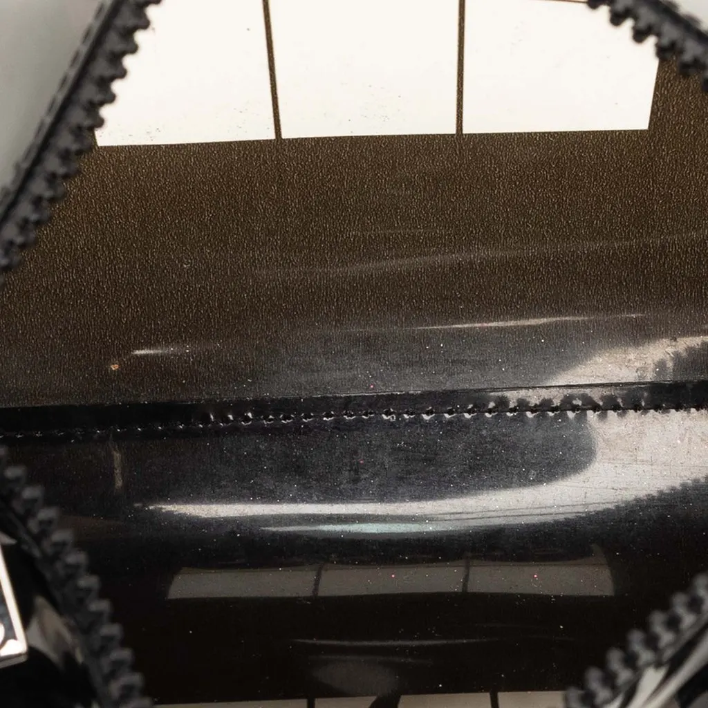 Chanel Vinyl Coco Window Pochette Black Plastic Very good - Model View