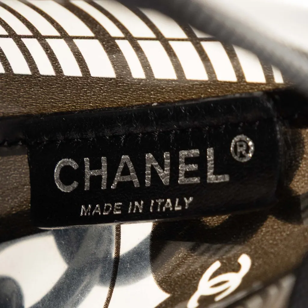 Chanel Vinyl Coco Window Pochette Black Plastic Very good - Box View