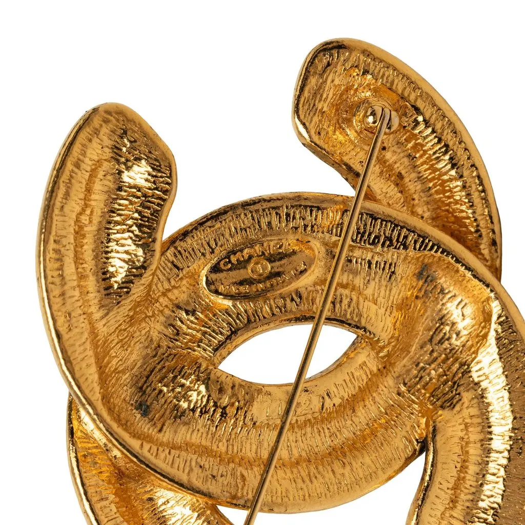 Chanel CC Gold Plated Quilted Brooch Gold Metal Very good - Inside View