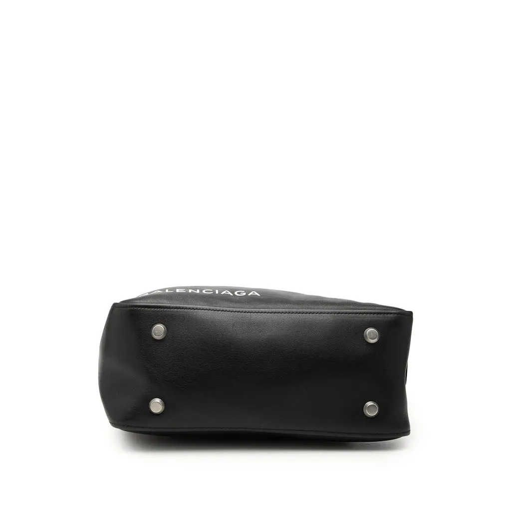 Balenciaga Medium Leather Triangle Duffle Bag Black Leather Very good - Inside View