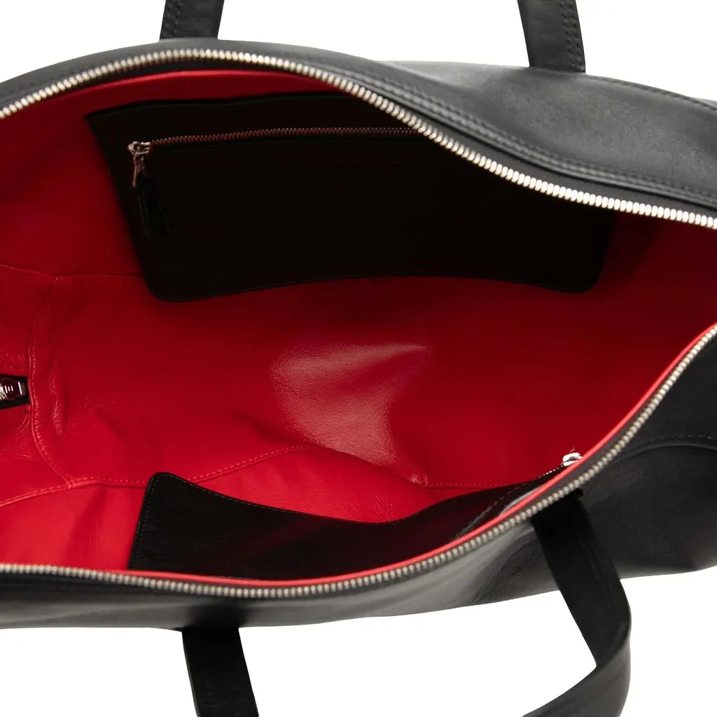 Balenciaga Medium Leather Triangle Duffle Bag Black Leather Very good - Model View