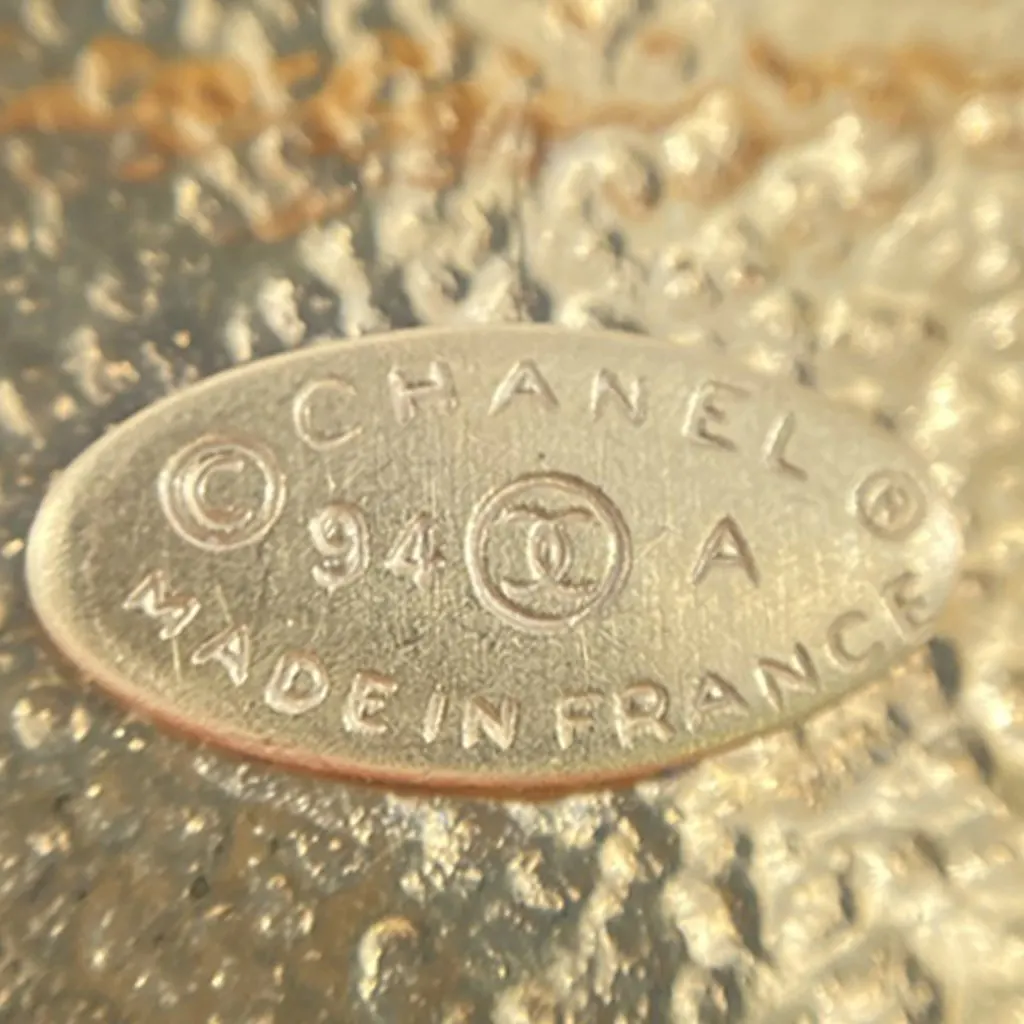 Chanel CC Gold Plated Sun Motif Brooch Gold Metal Very good - Model View