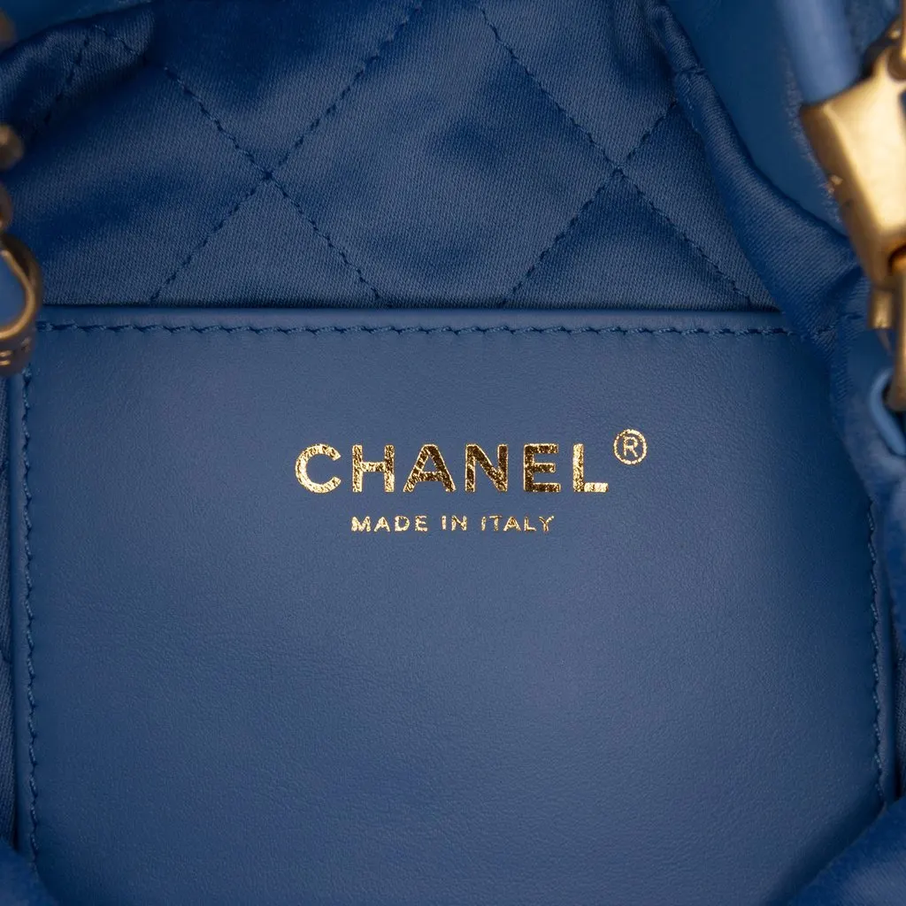 Chanel Mini Shiny Calfskin 22 Handbag Blue Leather Never worn - Box View
