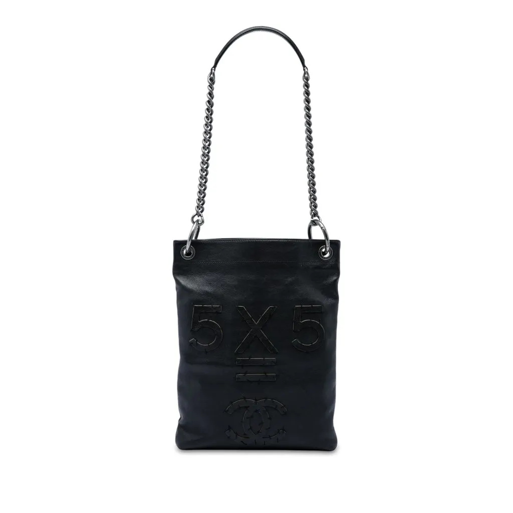 Chanel Oser Sans Poser CC Calfskin Messenger Bag Black Leather Very good - Front View