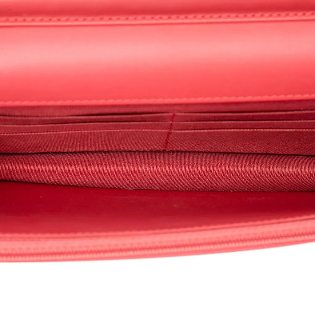 Chanel CC Caviar Wallet On Chain Pink Leather Very good - Model View