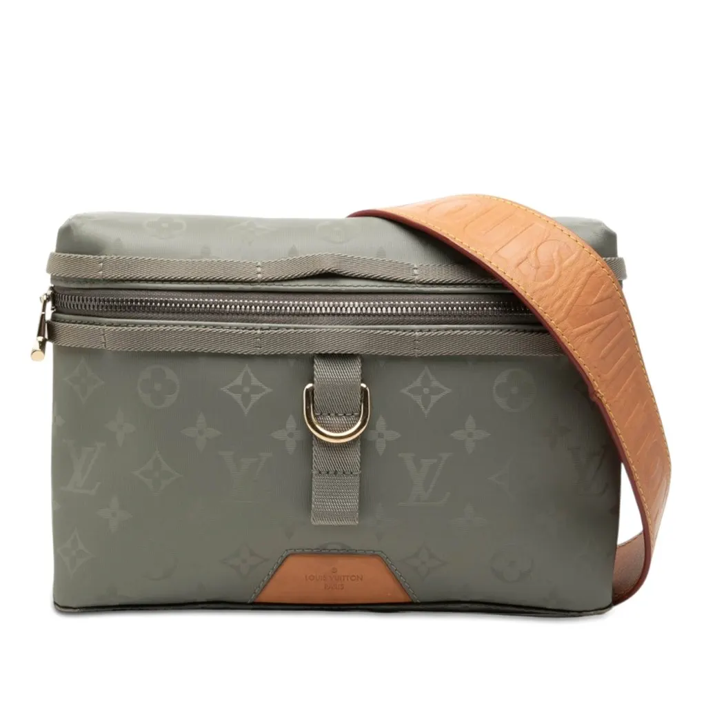 Louis Vuitton Monogram Titanium Messenger PM Grey Good - Front View