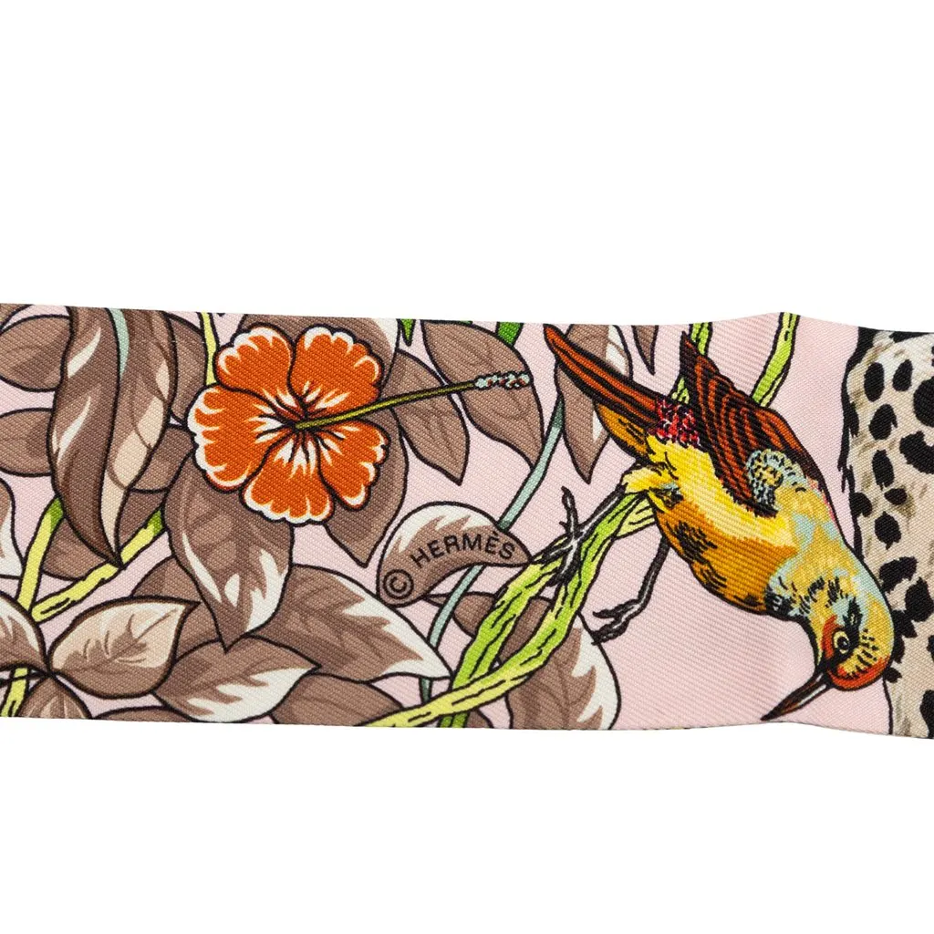 Hermès Jungle Love Love Silk Twilly Scarf Pink Very good - Model View
