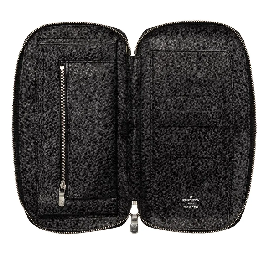 Louis Vuitton Taiga Atoll Organizer Black Leather Good - Model View