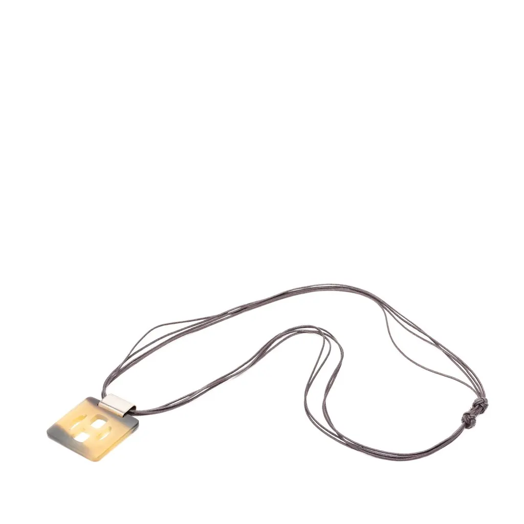 Hermès Buffalo Horn Square Pendant Necklace Brown Very good - Model View