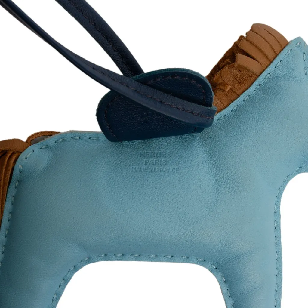 Hermès Milo Lambskin Grigri Rodeo Bag Charm MM Blue Leather Very good - Model View