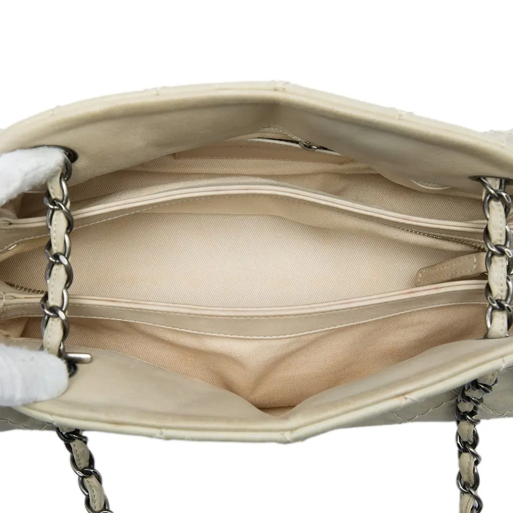 Chanel Medium Stitched Aged Calfskin Just Mademoiselle Bowling Bag White Leather Very good - Model View