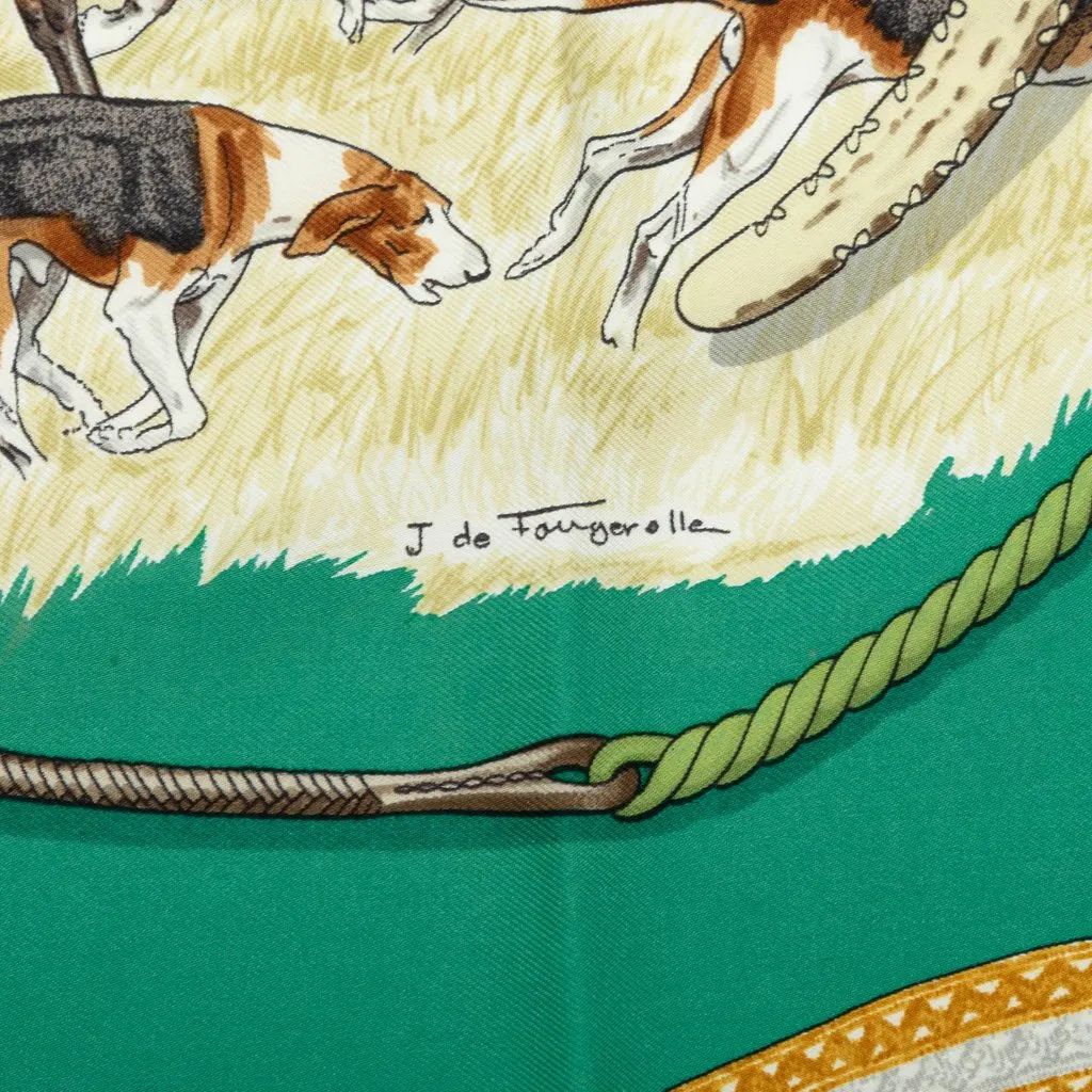 Hermès Le Laisser Courre Silk Scarf 90 Green Very good - Model View