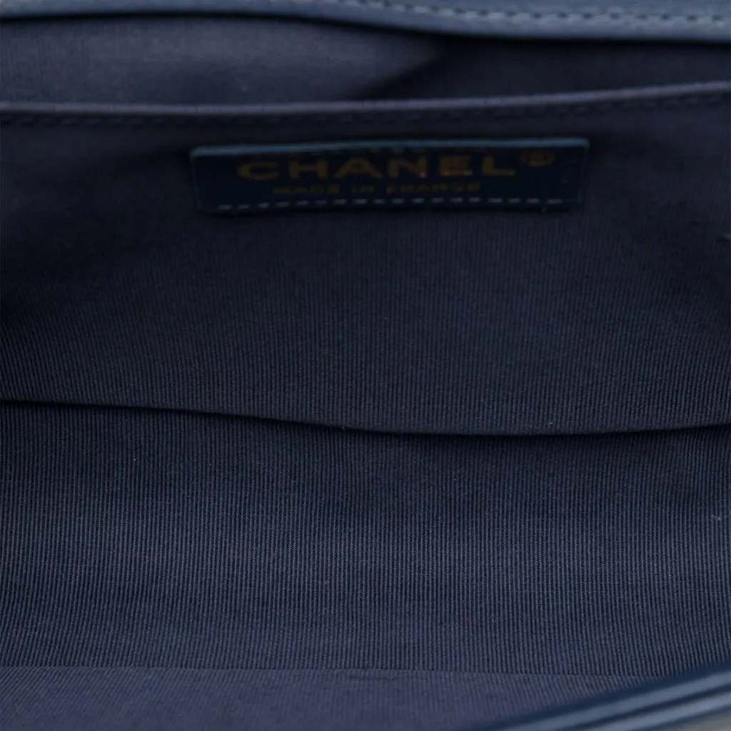 Chanel Old Medium Quilted Lambskin Boy Flap Blue Leather Very good - Model View