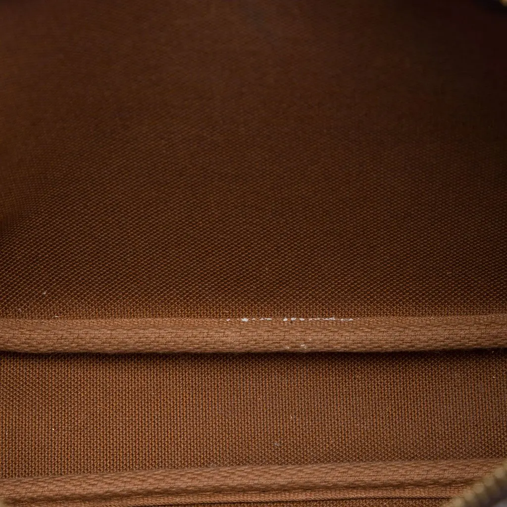 Louis Vuitton Monogram Pochette Accessoires Brown Canvas Very good - Model View
