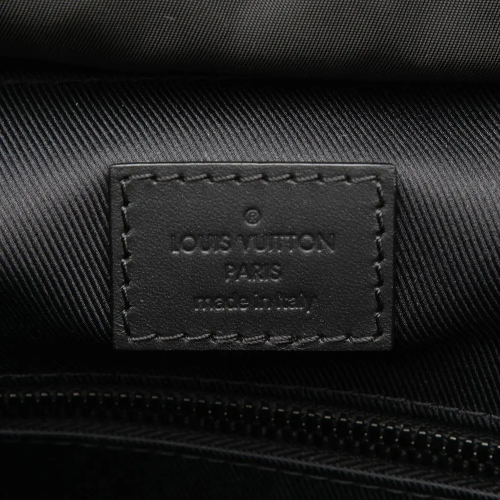 Louis Vuitton Monogram Shadow Discovery Backpack Black Leather Very good - Box View