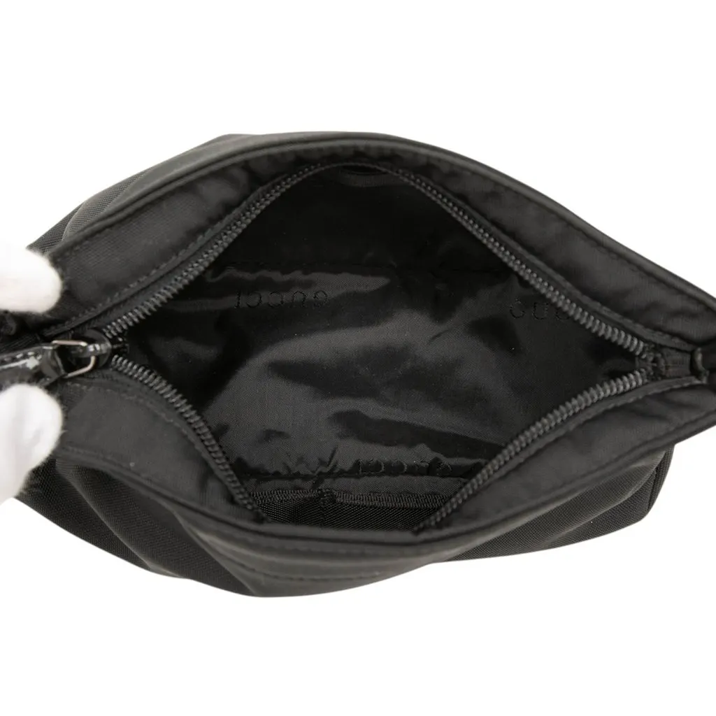 Gucci Nylon Pouch Black Polyamide Very good - Model View