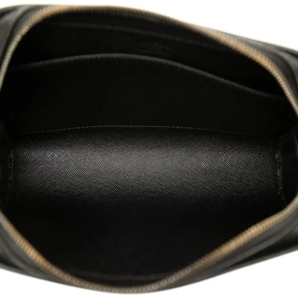 Louis Vuitton Taiga Pochette Baikal Black Leather Very good - Model View