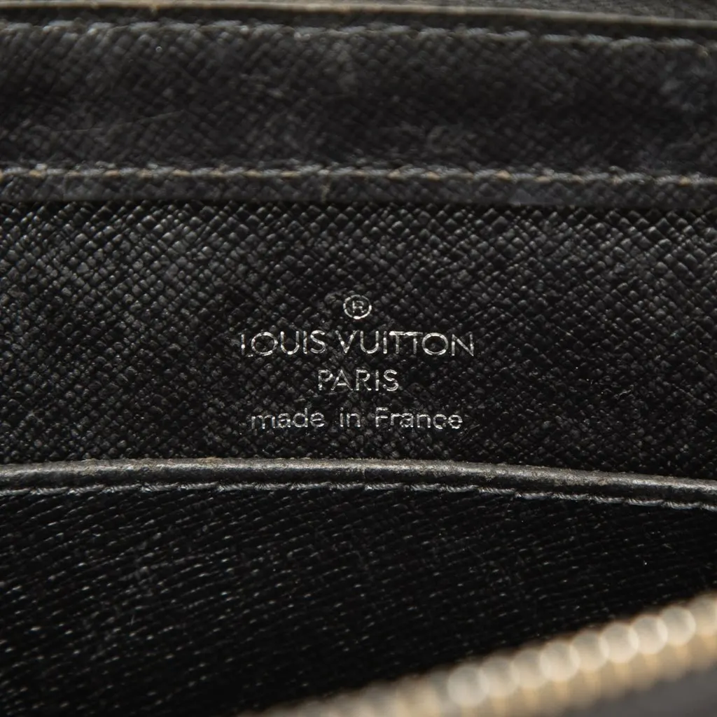 Louis Vuitton Taiga Pochette Baikal Black Leather Very good - Box View