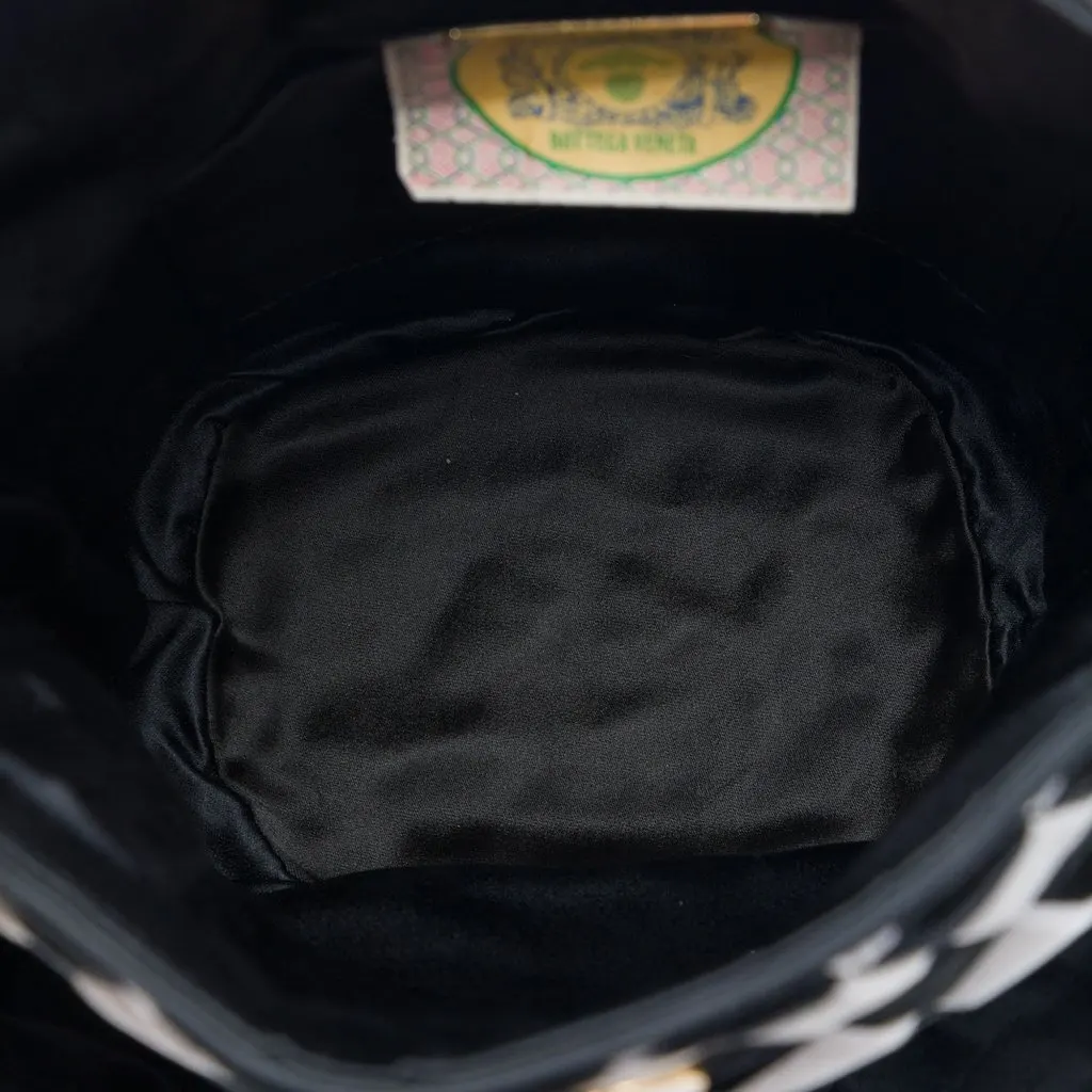 Bottega Veneta Bicolor Velvet Intrecciato Bucket Bag Black Very good - Model View