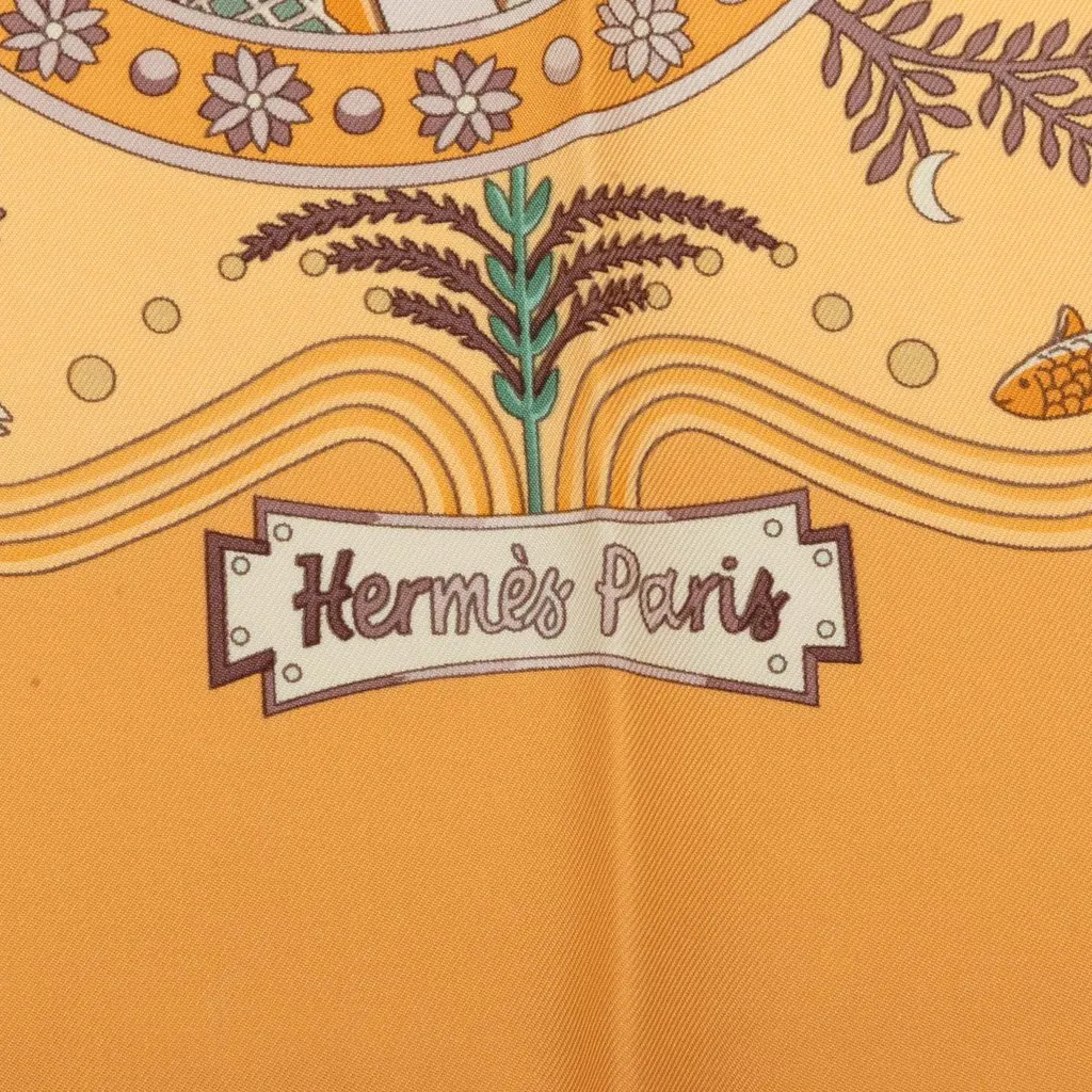 Hermès Escales Mediterraneennes Silk Scarf 90 Yellow Silk Never worn - Model View