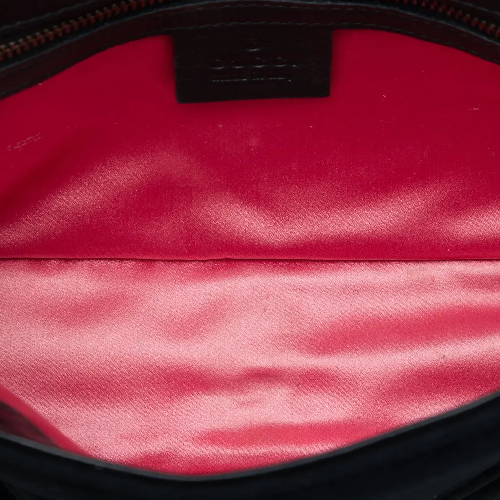 Gucci Medium GG Marmont Matelasse Velvet Shoulder Bag Black Very good - Model View