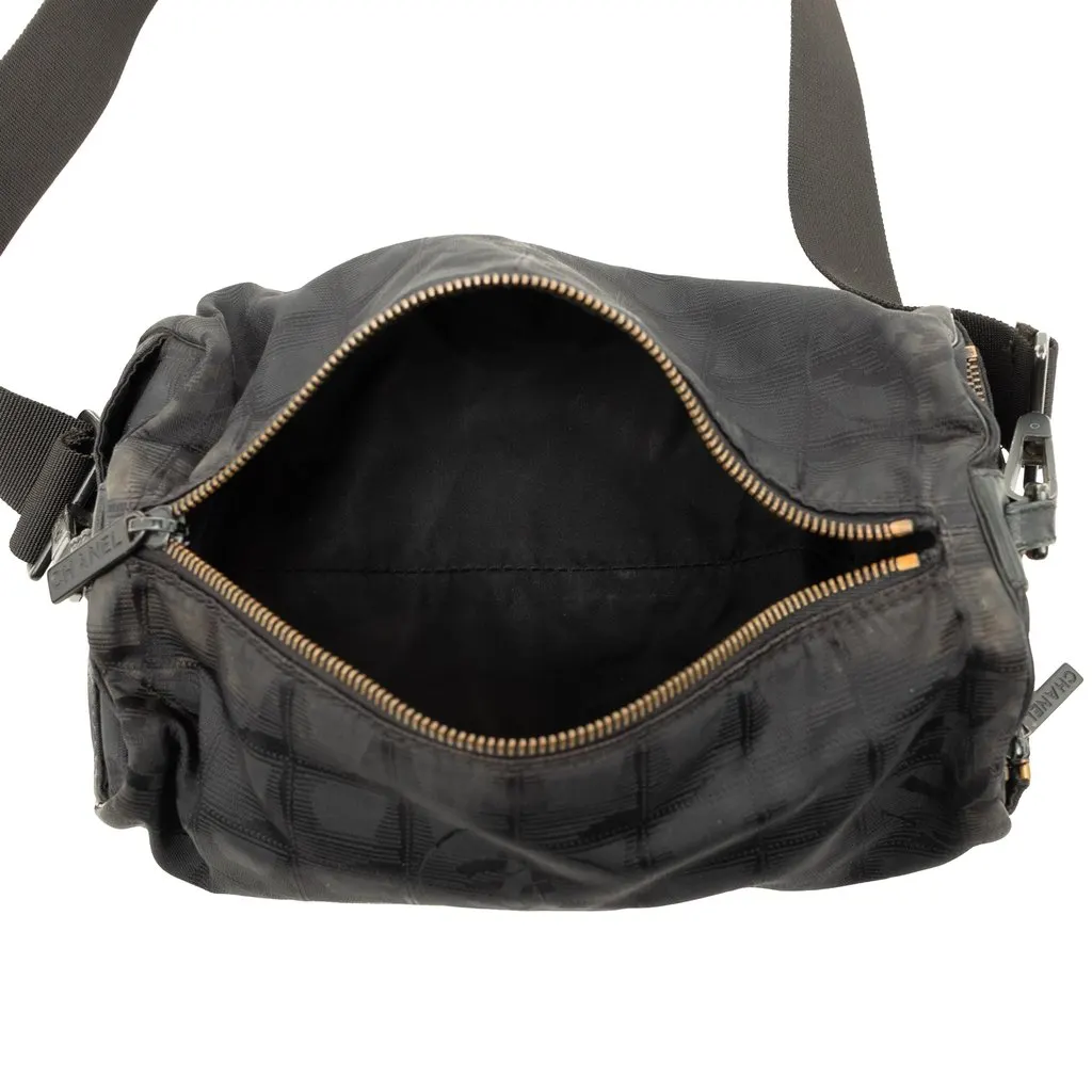 Chanel New Travel Line Nylon Barrel Shoulder Bag Black Polyamide Good - Model View