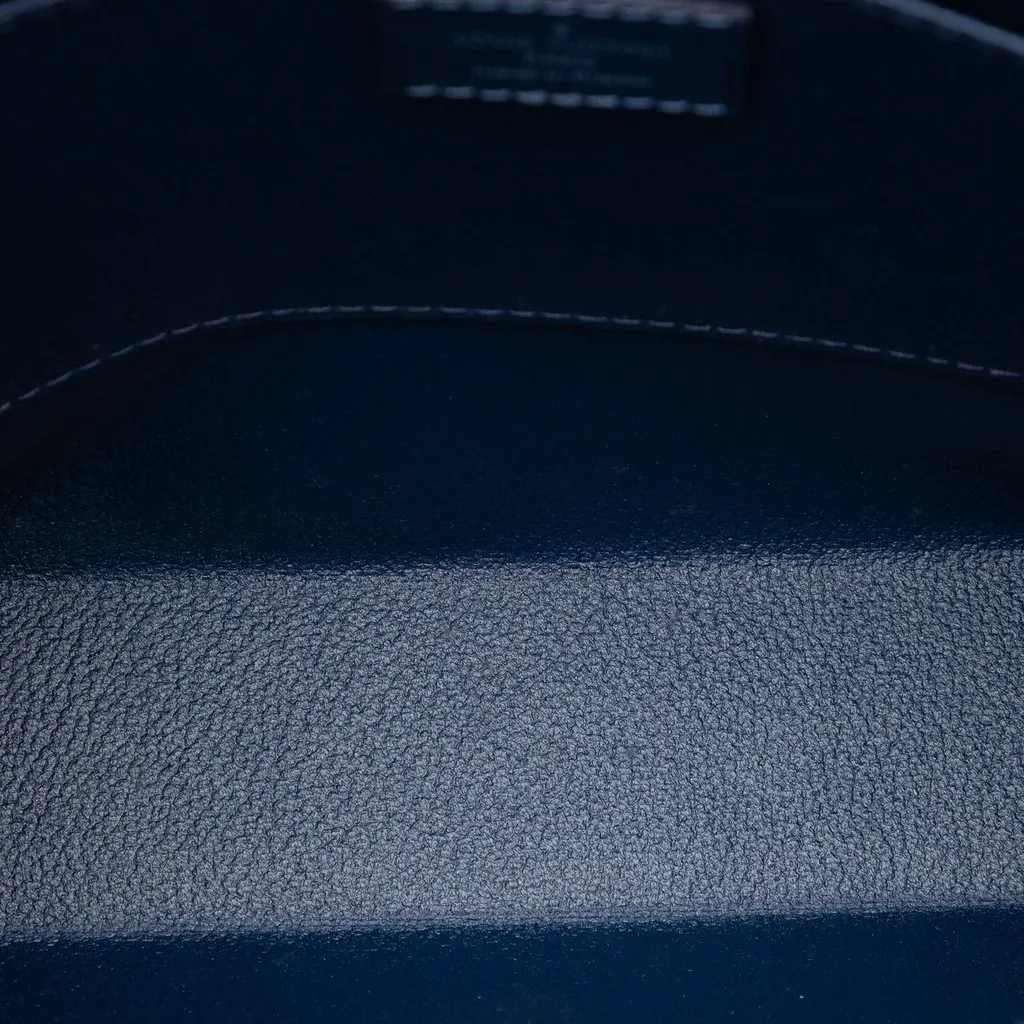 Louis Vuitton Epi Toiletry Pouch 26 Blue Leather Very good - Model View