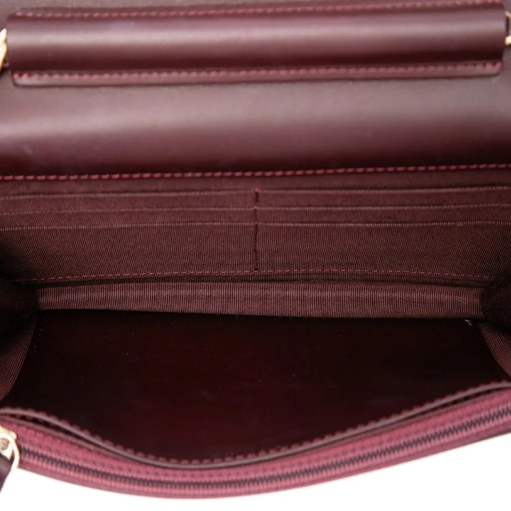 Chanel Quilted Patent Reissue 2.55 Wallet On Chain Red Leather Very good - Model View