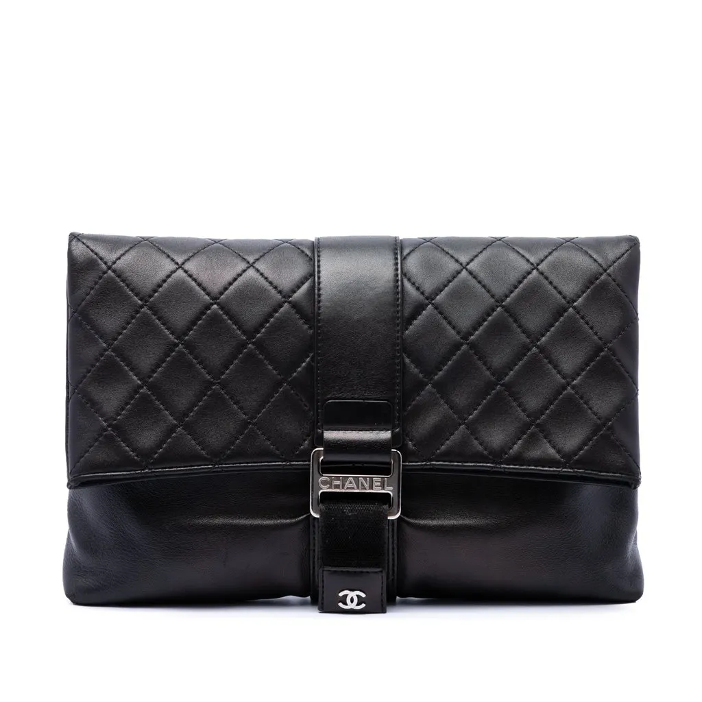 Chanel Quilted Lambskin Grip Clutch Black Leather Very good - Front View