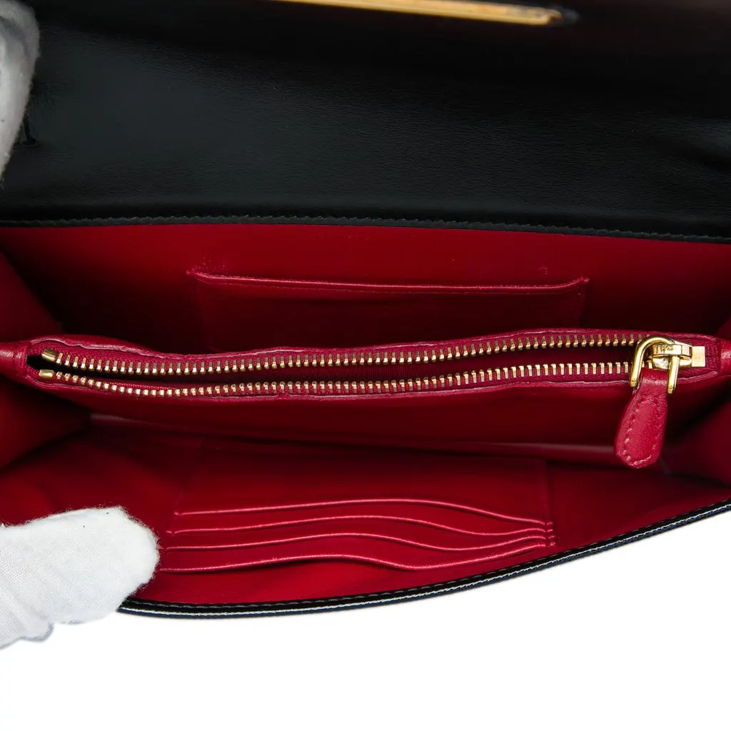 Prada Saffiano Vernice Flip Lock Wallet on Chain Clutch Black Leather Very good - Model View